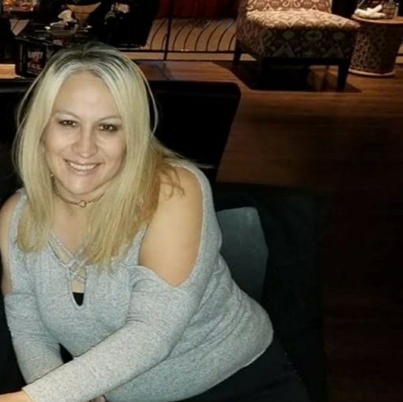 Meet your Posher, Alexandra - Picture 2 of 2